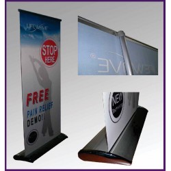 Deluxe Roll Up Stand